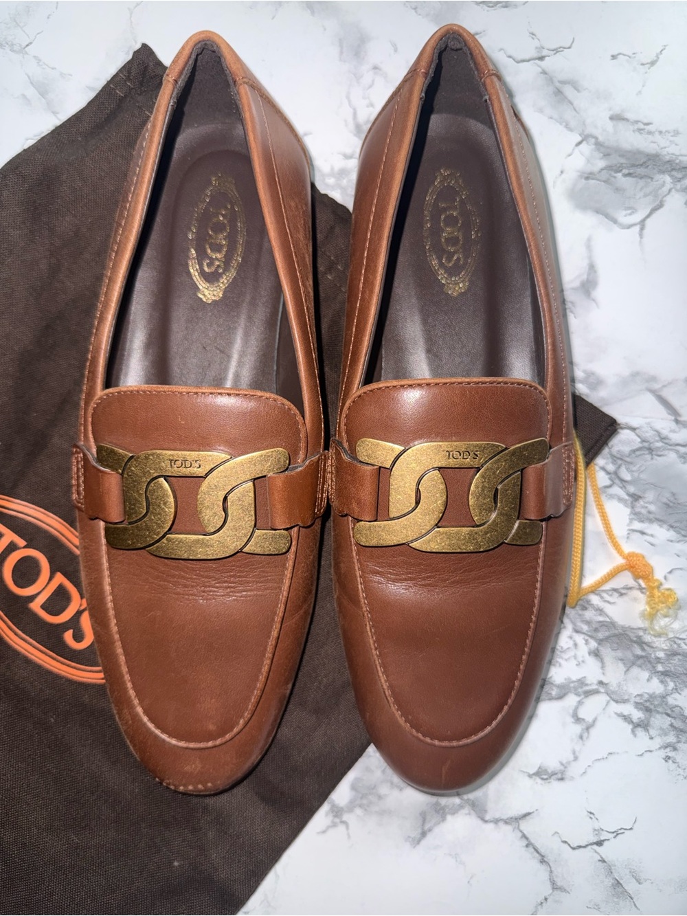 TOD'S Brown Leather Loafers with Gold Chain-Link Accent - Picture 2 of 8